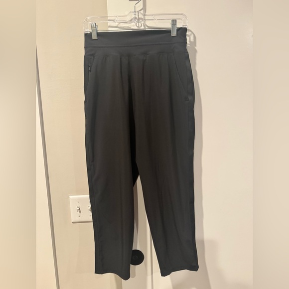 Athleta Pants - Athleta womens  brookelynn midrise black Joggers